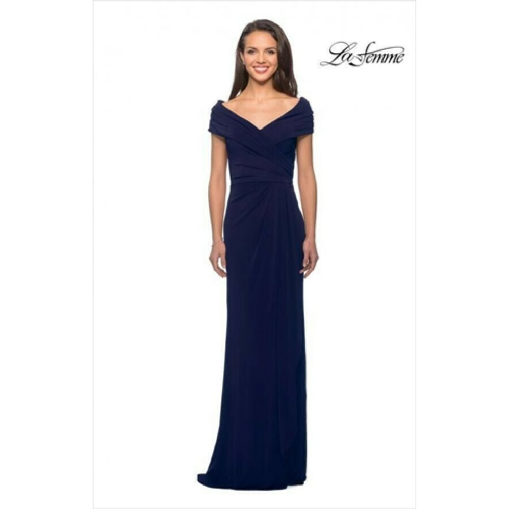 LA FEMME NEW  V-Neck Ruched Sheath Gown in Navy 26519 Size 14